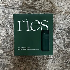 Ries Refillable Travel Bottles Set - Green brand new never used